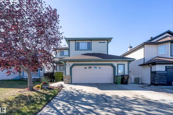 1105 KLARVATTEN CV NW, Edmonton, AB T5Z 3N3
