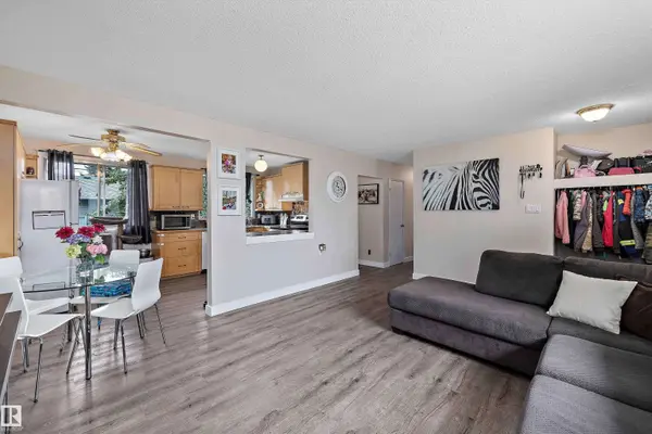 14220 58 ST NW, Edmonton, AB T5A 1N4