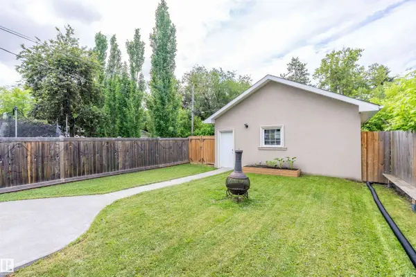 10623 75 AV NW, Edmonton, AB T6E 1J6