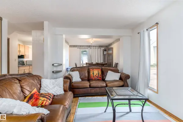 14737 25 ST NW, Edmonton, AB T5Y 2E8