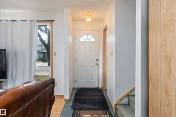 14737 25 ST NW, Edmonton, AB T5Y 2E8
