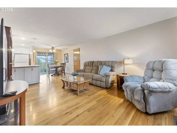 1760 VANDERBECK LN, Woodburn, OR 97071