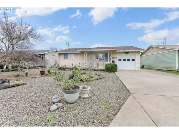 1760 VANDERBECK LN, Woodburn, OR 97071