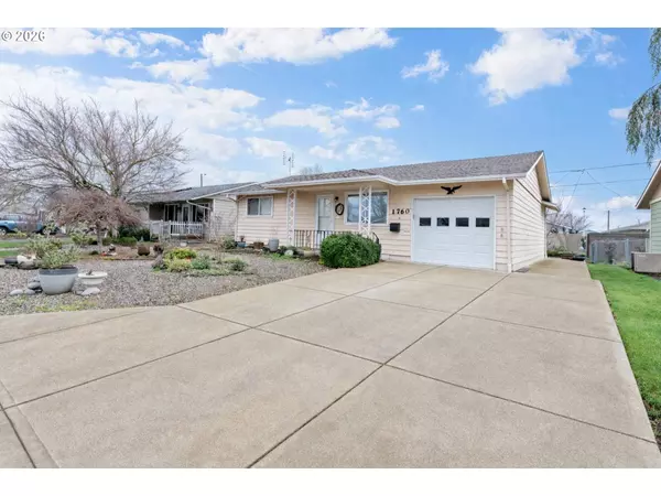 1760 VANDERBECK LN, Woodburn, OR 97071