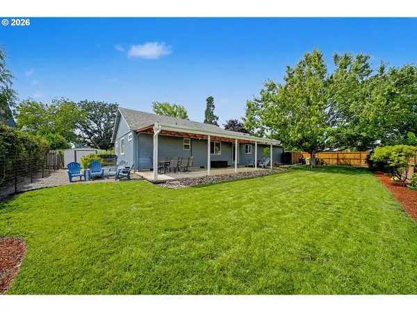 1002 37TH AVE, Albany, OR 97321