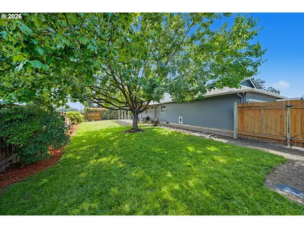 1002 37TH AVE, Albany, OR 97321