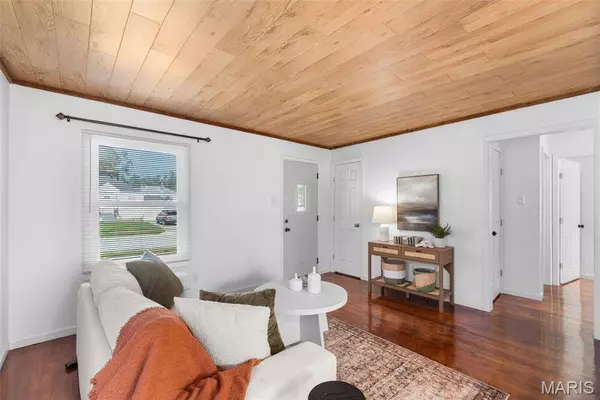 3550 Saint Joachim Ln, St Ann, MO 63074