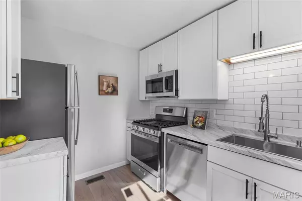 3550 Saint Joachim Ln, St Ann, MO 63074