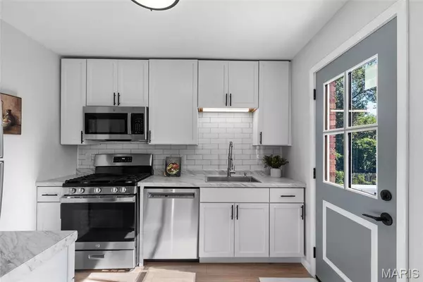 3550 Saint Joachim Ln, St Ann, MO 63074