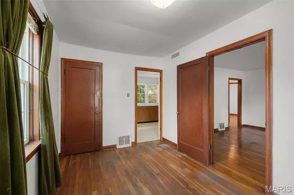 13 Saint Thomas CT, Florissant, MO 63031