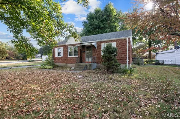 13 Saint Thomas CT, Florissant, MO 63031