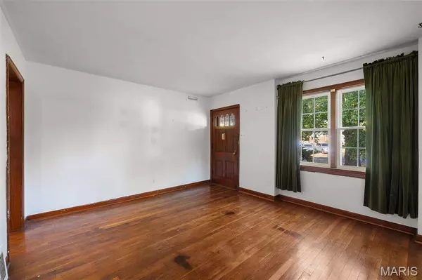 13 Saint Thomas CT, Florissant, MO 63031