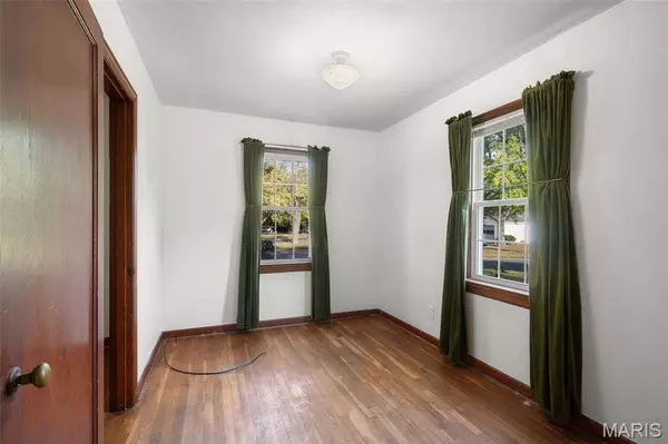 13 Saint Thomas CT, Florissant, MO 63031