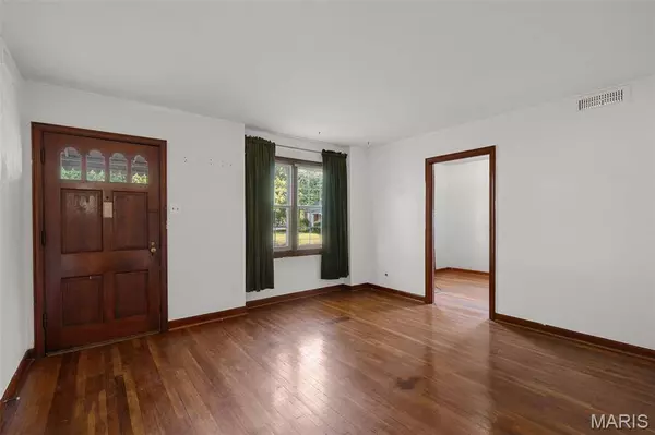 13 Saint Thomas CT, Florissant, MO 63031