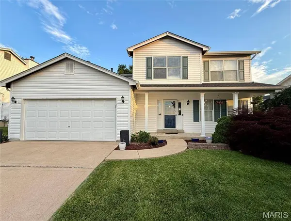 1027 Tower Park DR, St Charles, MO 63304