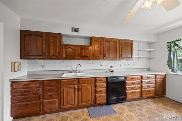 223 Susan RD, St Louis, MO 63129