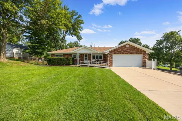 223 Susan RD, St Louis, MO 63129