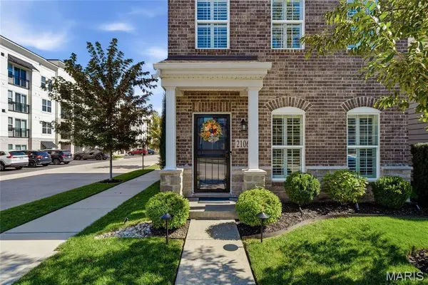 2106 Boardman ST, St Louis, MO 63110