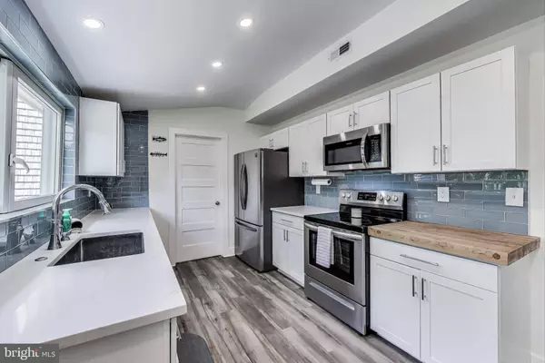 966 WALNUT AVE, North Beach, MD 20714