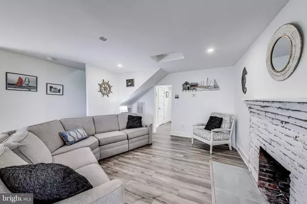 966 WALNUT AVE, North Beach, MD 20714