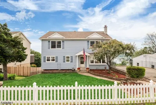 33 MUSCONETCONG AVENUE, Hopatcong Boro, NJ 07843