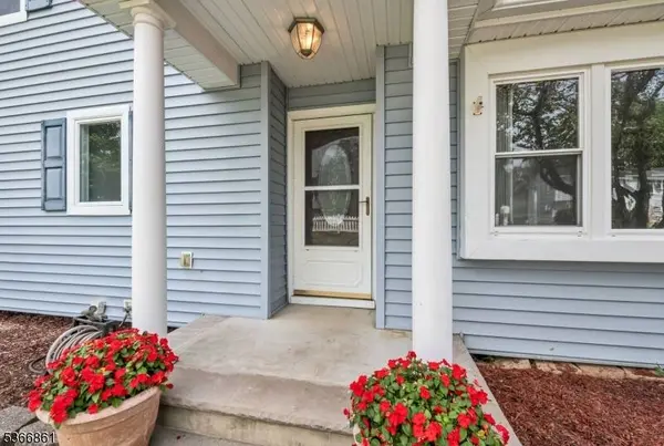 33 MUSCONETCONG AVENUE, Hopatcong Boro, NJ 07843