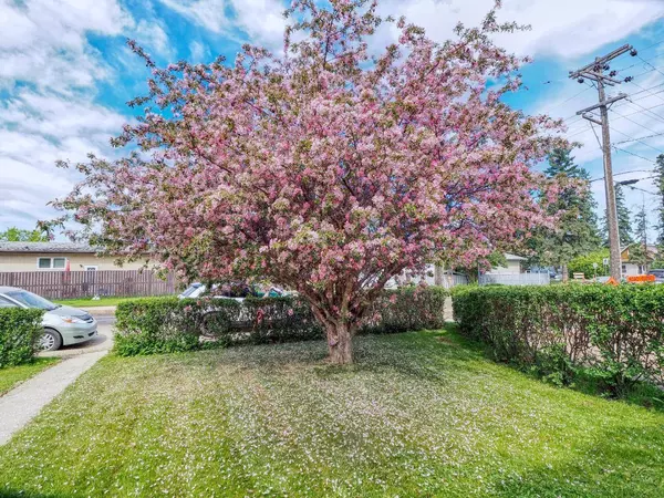 3429 55 AVE, Red Deer, AB T4N 5L4