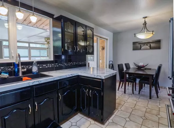 3429 55 AVE, Red Deer, AB T4N 5L4