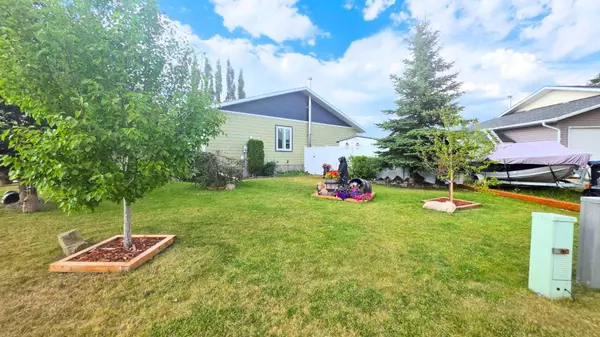 2006 25 AVE, Bowden, AB T0M0K0