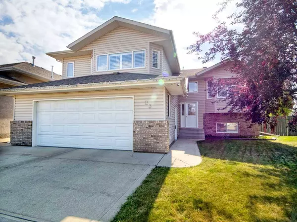 23 Dobson Close, Red Deer, AB T4R 2Y1