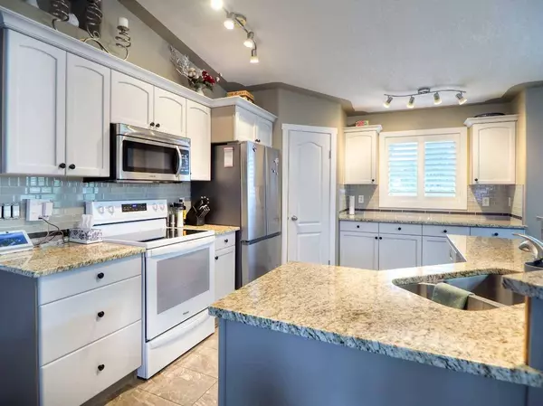 23 Dobson Close, Red Deer, AB T4R 2Y1