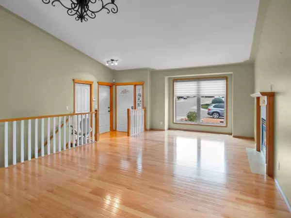 22 Ansett CRES, Red Deer, AB T4R2L9