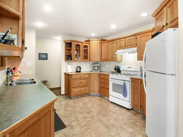 15 Agnew Close, Red Deer, AB T4R 3L5