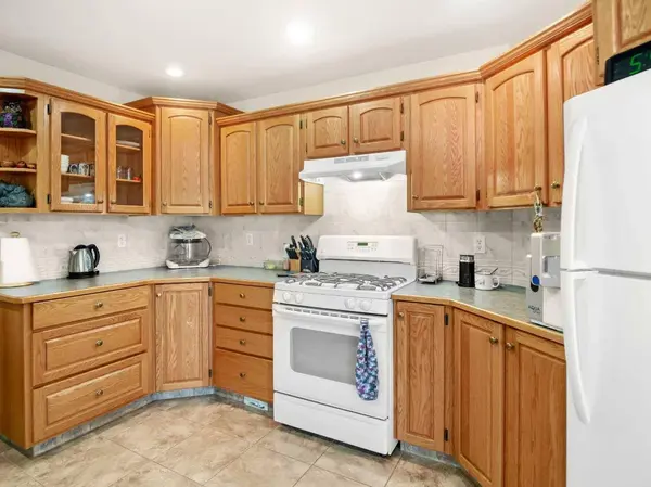 15 Agnew Close, Red Deer, AB T4R 3L5