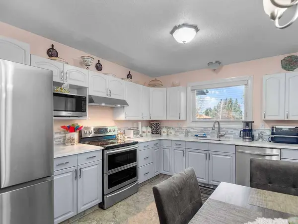 2006 25 AVE, Bowden, AB T0M0K0
