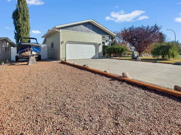 2006 25 AVE, Bowden, AB T0M0K0