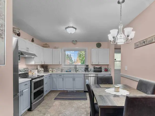 2006 25 AVE, Bowden, AB T0M0K0