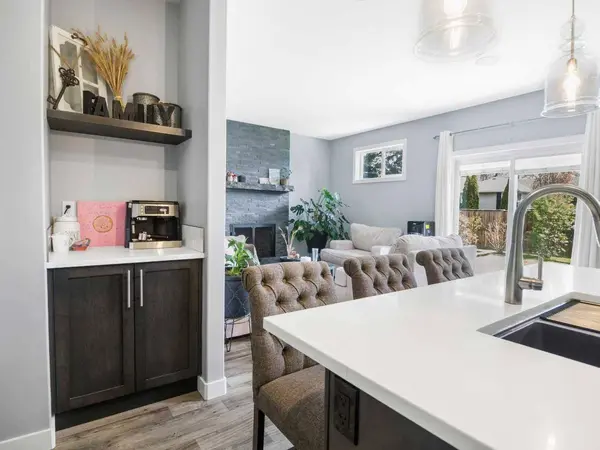3541 44 AVE, Red Deer, AB T4N 3H2