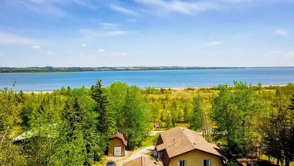 20 Lakeshore DR, Rural Ponoka County, AB T0C 2J0
