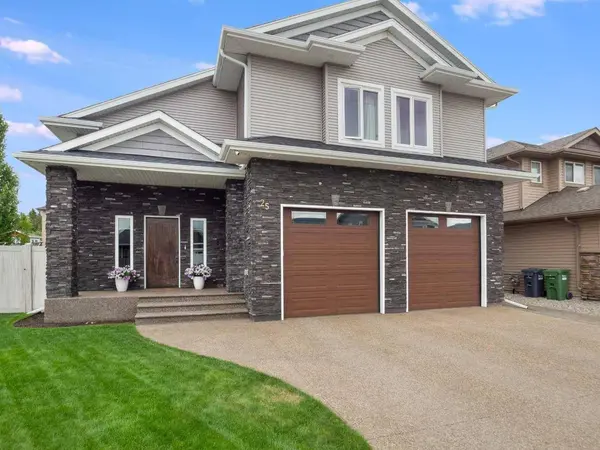 25 Grove Close, Red Deer, AB T4P 0P4