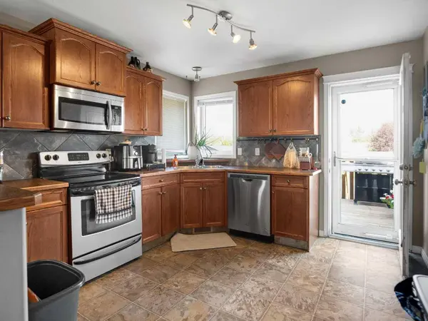 182 Jaspar CRES, Red Deer, AB T4P 0G9
