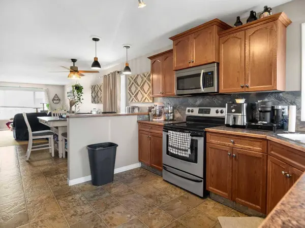 182 Jaspar CRES, Red Deer, AB T4P 0G9