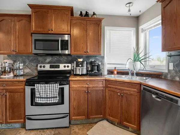 182 Jaspar CRES, Red Deer, AB T4P 0G9