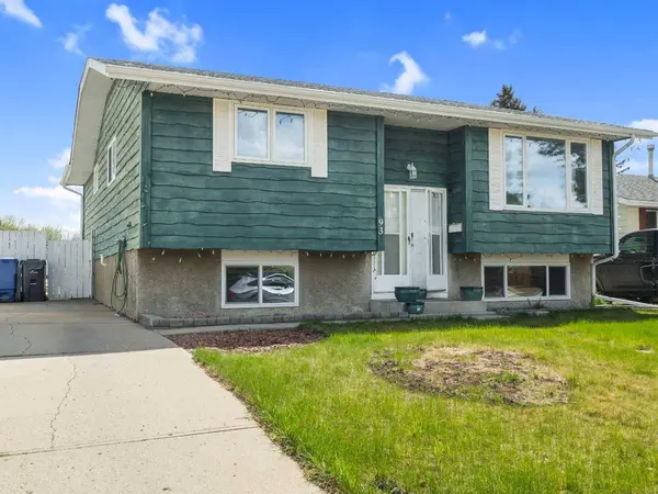 93 Crawford ST, Red Deer, AB T4P 2G4