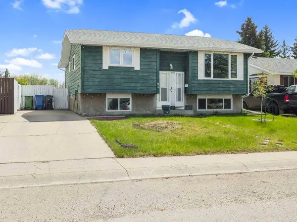 93 Crawford ST, Red Deer, AB T4P 2G4