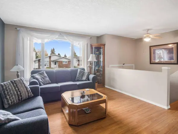 93 Crawford ST, Red Deer, AB T4P 2G4