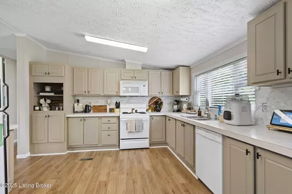 100 Thunderbird Rd, Ghent, KY 41045