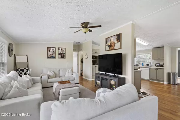 100 Thunderbird Rd, Ghent, KY 41045