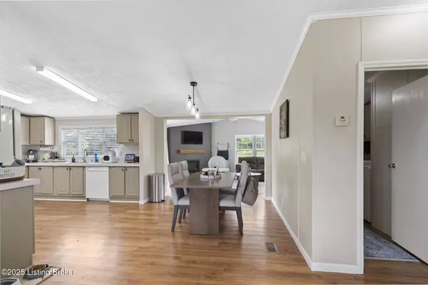 100 Thunderbird Rd, Ghent, KY 41045