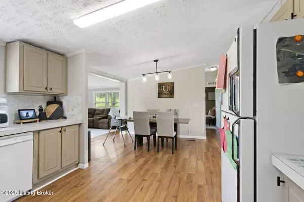 100 Thunderbird Rd, Ghent, KY 41045